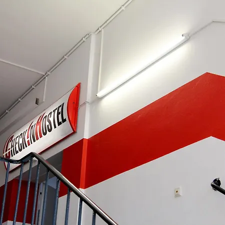 Hostal Check In *