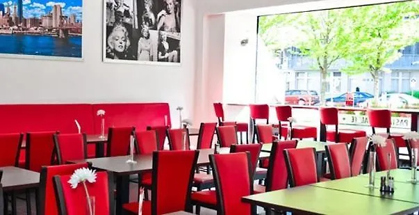 ホステル Check In